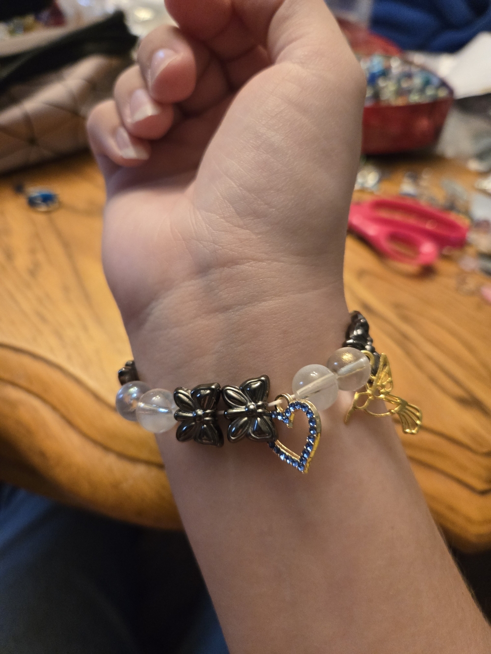 Beaded Heart Charm Bracelet in Black, Clear & Gold